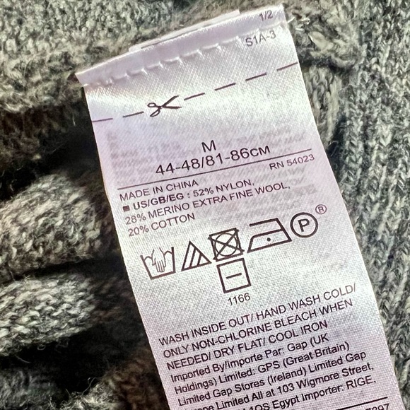 2 GAP Sweaters Bundle - Gray - Picture 5 of 8
